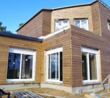 Toujours pas de toiture ! vue de l\\\'ext&eacute;rieur.