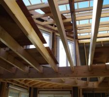 Toujours pas de toiture ! vue de l'intérieur.