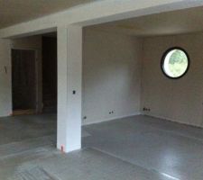 Les chapes en ciment liquide sont coulée le 15 octobre !!! ont les attendais avec impatience celles là