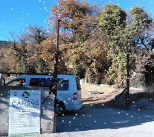 Voila un aperçu du terrain avec le permis affiché !!