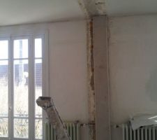 Et voil&agrave; le coffrage a &eacute;t&eacute; fait, on ne voit plus le tuyau des chauffages ;-) Et bien s&ucirc;r plus d arche, youpi