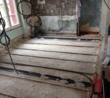 Enlevage des tommettes et préparation pour la chape légère