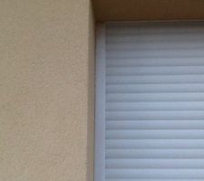 Encadrement fenêtre côté gauche