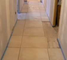 Le couloir suit son court...