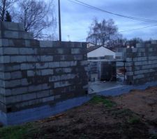 2&egrave;me jour d &eacute;l&eacute;vation des murs