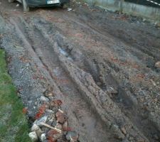 Etat catastrophique de l'accés chantier...