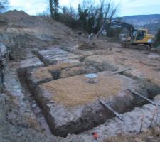 Ouverture des fondations de 1 m de profondeur sur 50 cm et 1 m