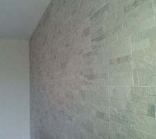 Mur avec plaquette de parement