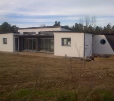 Remise des terres face sud
agrandissement de la terrasse et pose du brise soleil