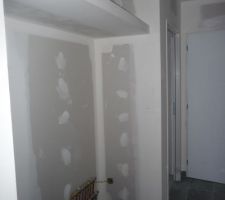 Couloir avec placard