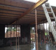 Pr&eacute;paration pour la dalle de l &eacute;tage