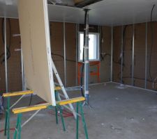 RDC mur nord en face et est à dte