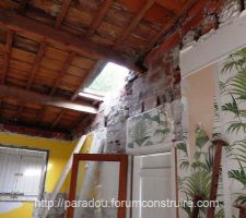 Demolition de la chemin&eacute;encuisine