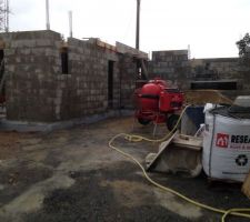 6 eme d &eacute;l&eacute;vation des murs et pr&eacute;paration de la dalle de l &eacute;tage