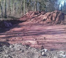 Après élagage, je suis contente nous avons quand même le soleil!  1m50 de profond pour le vide sanitaire