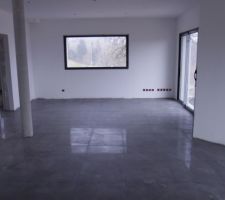 Carrelage et joints finis au RDC!!