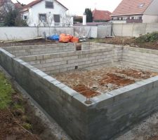 Montage des murs du vide sanitaire