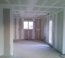 Cuisine vue du salon, placo et joint OK