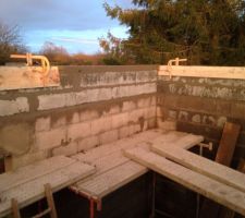 &Eacute;l&eacute;vation des murs c&ocirc;t&eacute; toit plat termin&eacute;