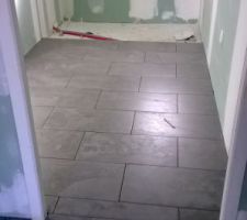 Carrelage 30x60 rectifié, vue de la salle de bain