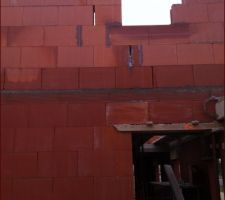 Mur garage/maison ... un petit rat&eacute;?