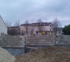 &Eacute;l&eacute;vation des murs en 1 journ&eacute;e &agrave; deux ma&ccedil;ons....