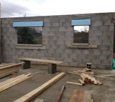 Voila la photo avec les seuils de fen&ecirc;tres fini.