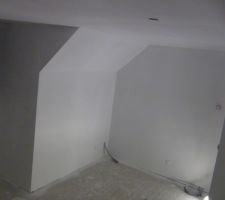 Sous-couche termin&eacute;e chambre de Ma&euml;ly