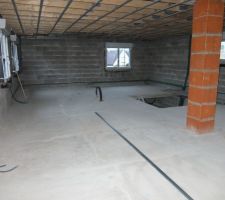 Ossature du plafond de l'&eacute;tage finie