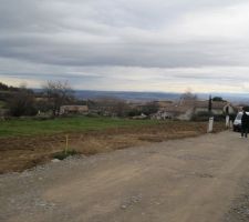 Le permis a &eacute;t&eacute; valid&eacute; fin Novembre, le bornage effectu&eacute; peu de temps apr&egrave;s.
Nous passons r&eacute;guli&egrave;rement sur le terrain pour nous faire patienter en attendant le d&eacute;but des travaux