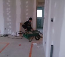 En plus des ferails pour tenir les cables mon bof met du prom tout les 1m