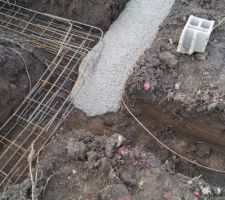 Detail fondations angle garage et maison