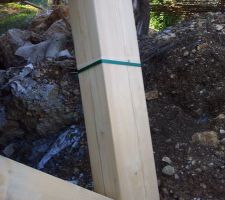 Fendu sur toute la hauteur sur les 4 faces