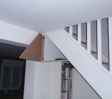 Placard sous escalier