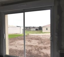 Baie vue sur l'arrière de la maison