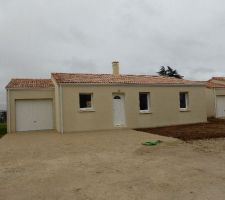 La maison avec la terre mise et le 0/30 itou ... ça change !