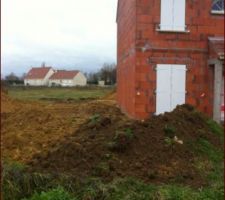 Le remblais est fait !!!