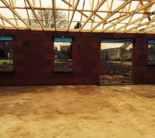 Nettoyage par le constructeur de leur gravats &agrave; l'int&eacute;rieur aussi.