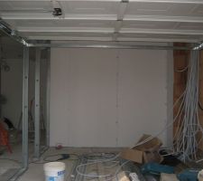 30/01/14-Isolation et pose des cloisons-Vue du garage intégré