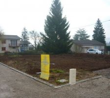 Terrassement termin&eacute;. Etape suivante: Fondations!! :-)