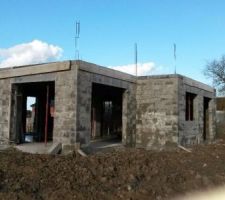 Dalle &eacute;tage coul&eacute;e