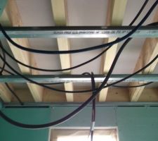 Passage des réseaux faux-plafond salle d'eau