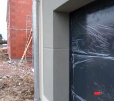 Même option pour la porte de garage en finition esthétique