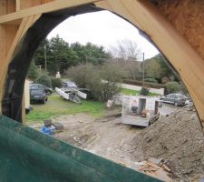 Vue de la mezzanine sur l'accès du chantier