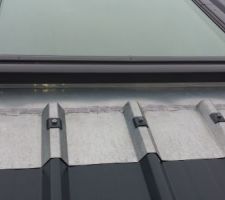Détail de la couverture pose de zinc au niveau des raccords des velux