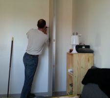 Bernard attaque le placard de Popo(notre fille)
