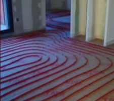 Installation du réseau de chauffage au sol