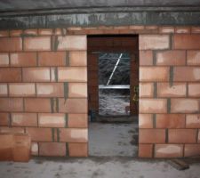 Mur de s&eacute;paration cellier / garage