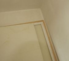 Après un GROS nettoyage des portes, celle du haut reste tachées. L'eau s'est bien infiltré dedans. Nous avons demander le changement de celle-ci, nous attendons...