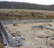 J 30 Le sous sol prend forme : le garage